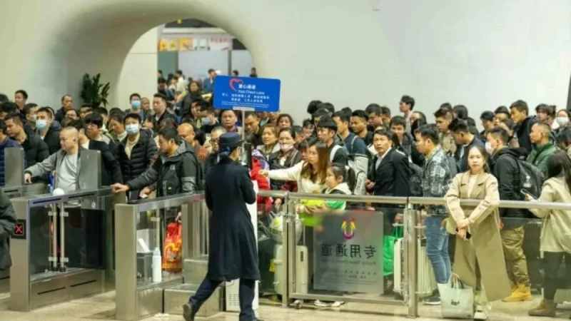 Guangzhou Launches First Nighttime High-Speed Train to Wuhan