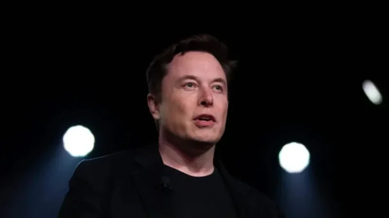 Musk Redirects SpaceX Mission from Mars to Moon Exploration