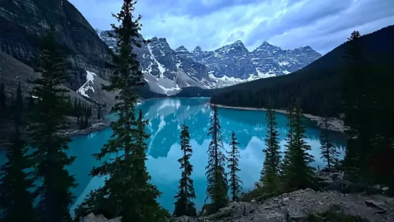 Parks Canada Implements New Tactics to Manage Lake Louise Overcrowding