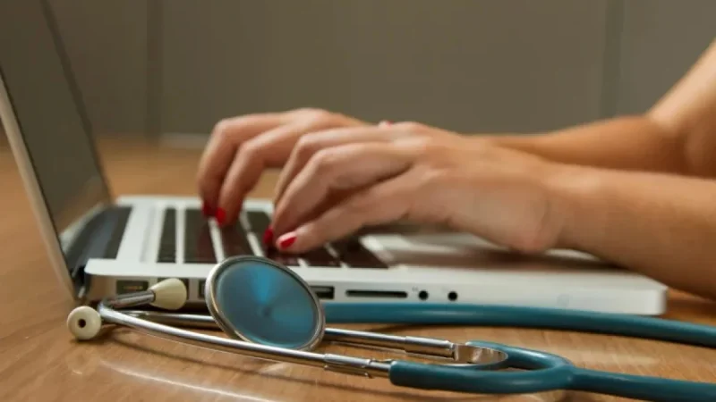 Study Reveals Chatbots Fall Short as Effective Medical Advisors