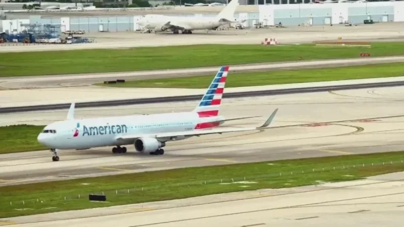 American Airlines Flight Attendants Vote No Confidence in CEO’s Leadership