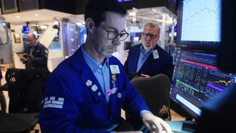 Delayed Jobs Report Sparks ‘Goldilocks’ Hopes Amid Stock Market Tensions