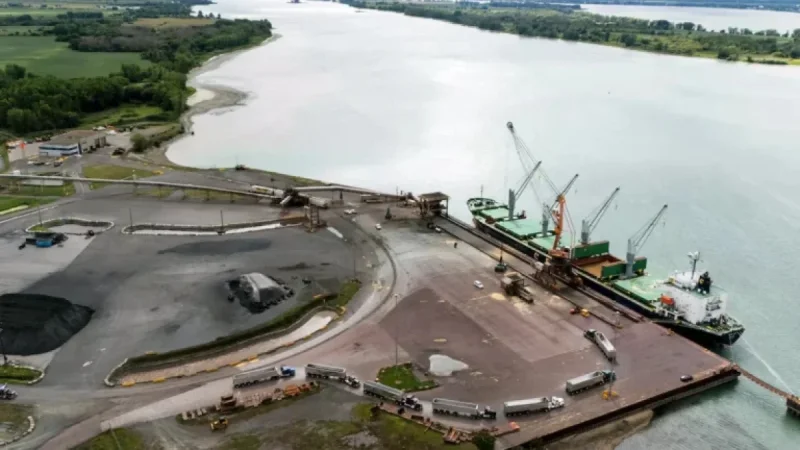 Quebec’s Caisse Halts DP World Deals Amid Epstein Revelations