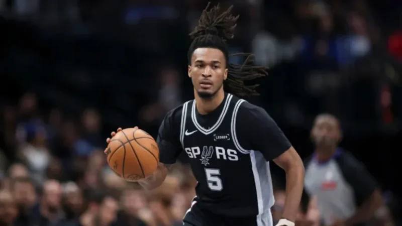 Spurs’ Castle Exits Lakers Game Due to Pelvis Contusion