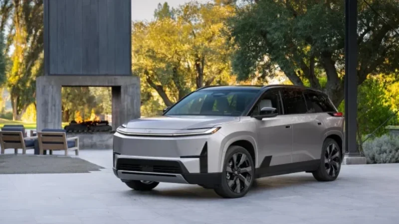 Toyota Highlander Debuts as Three-Row Electric SUV with 320-Mile Range