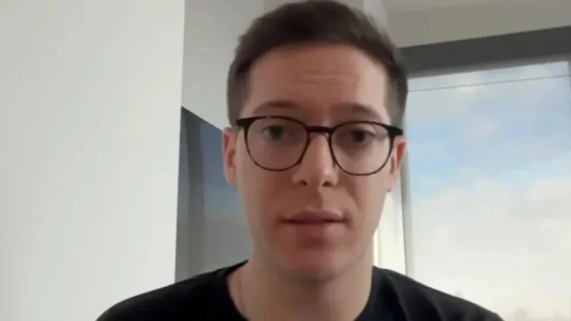 AI Co-Author Acknowledged by Viral Essay Writer