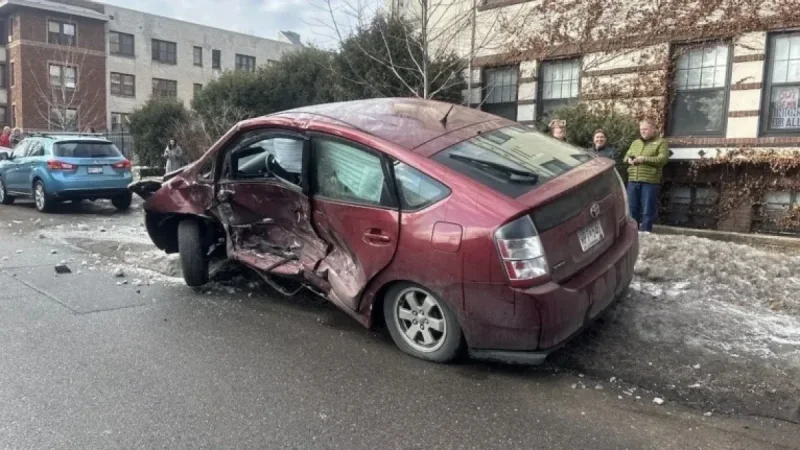Federal Agents Investigate Multi-Car Crash in St. Paul