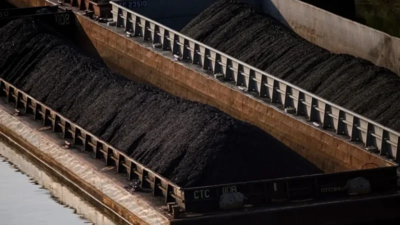 Trump Orders Pentagon to Boost Coal Purchases for Revival Effort