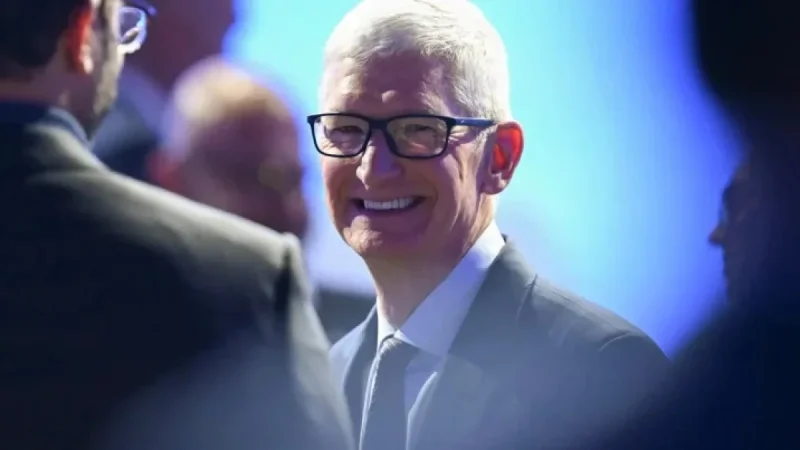 FTC Warns Apple CEO Tim Cook Over Apple News Political Bias
