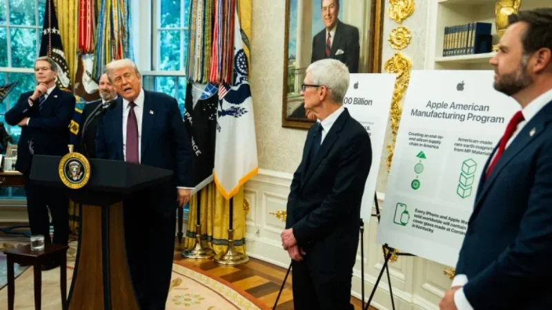 FTC Warns Apple News Over Alleged Left-Wing Media Bias