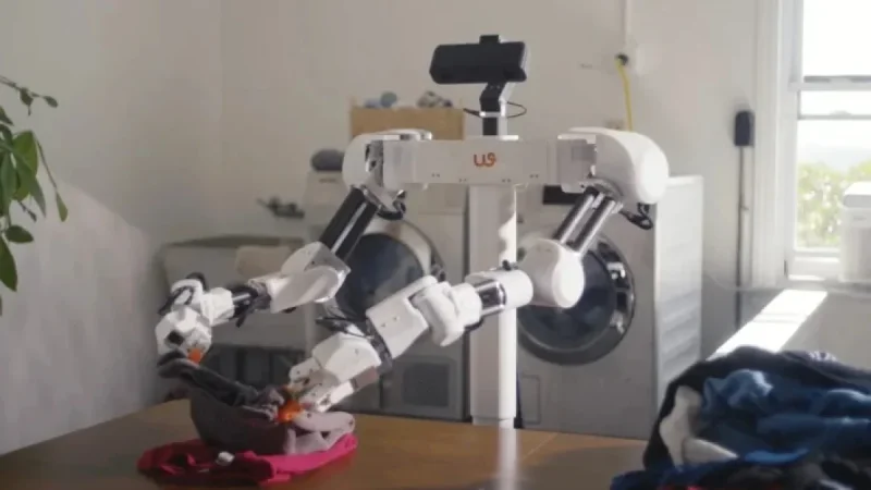 Revolutionary $7,999 Laundry Robot Folds Clothes Efficiently