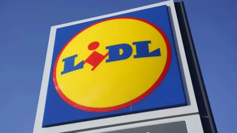 Lidl Worker Fired for Drinking 17p Water Bottle