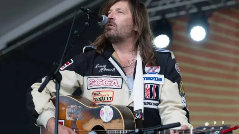 The Lemonheads’ Evan Dando Hospitalized After Sending Explicit Video to Fan