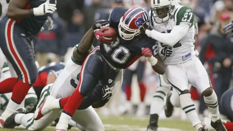 Trump Pardons Former Buffalo Bills RB Travis Henry in 2026