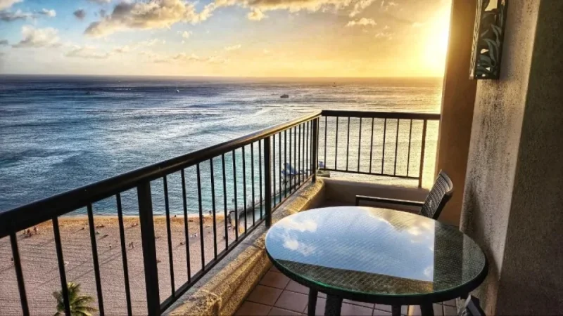 Hawaii Tourism: Experience Costs $760 Nightly for Visitors