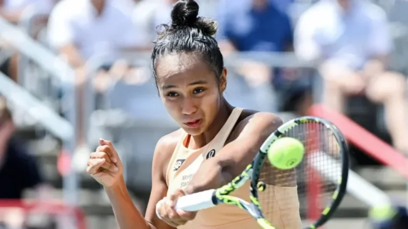 Leylah Fernandez Shocks Samsonova at Dubai Tennis Championships