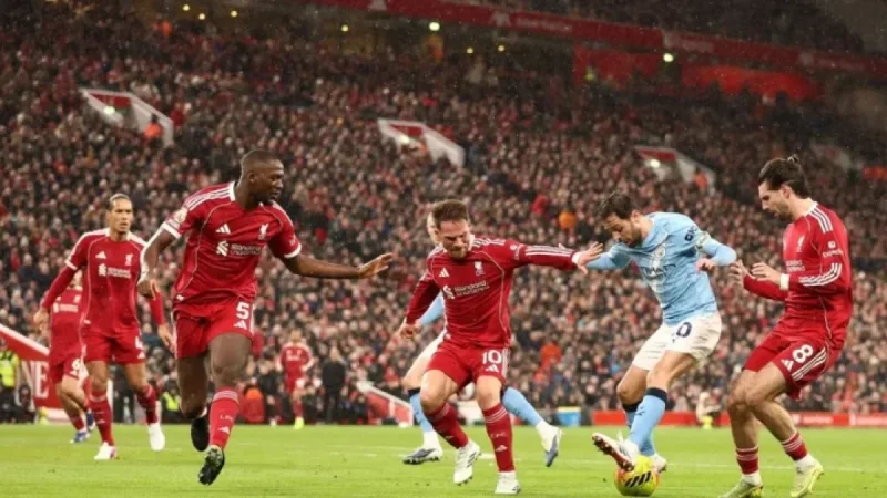 Manchester United Pursues Liverpool Star