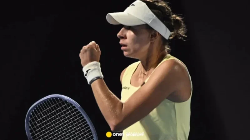 Linette Defeats Top-Ranked Star in Stunning Victory
