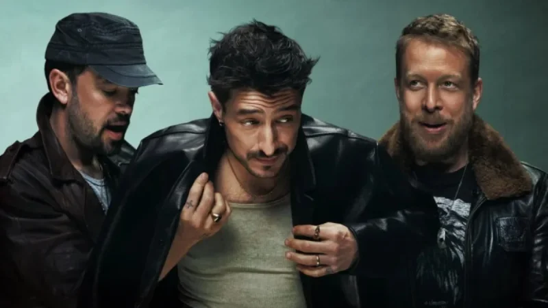 Mumford & Sons Ignite Success with Passionate Performances