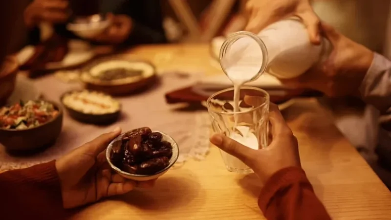 UAE Doctors Reveal Top Water-Rich Foods to Prevent Ramadan Headaches 2026