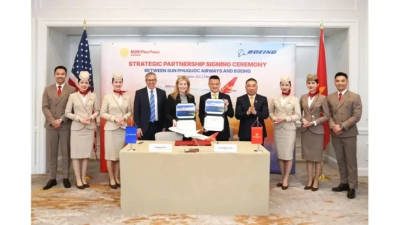Boeing and Sun PhuQuoc Airways Secure Order for 40 Dreamliner Jets