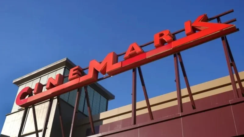 Cinemark CEO Urges Netflix to Demonstrate Commitment to Movie Theaters
