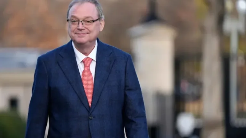 Hassett Advocates Disciplining Fed Staff for Tariff Cost Reports