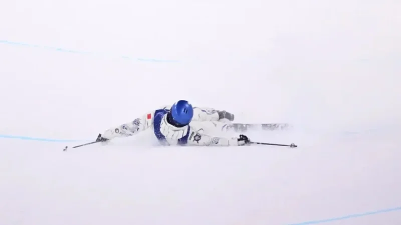 Eileen Gu, Team China’s Skier, Endures Harsh Fall at Olympics