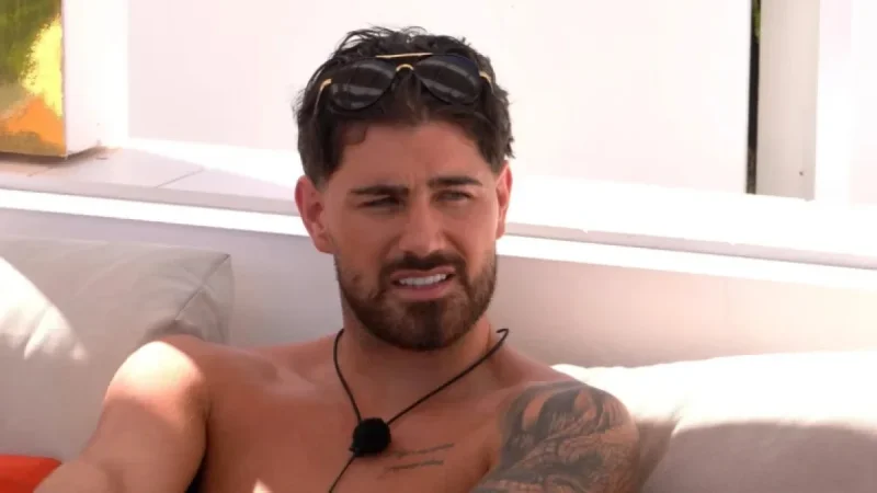 Scott van-der-Sluis’ Family Responds After ‘Vulnerable’ Love Island Episode