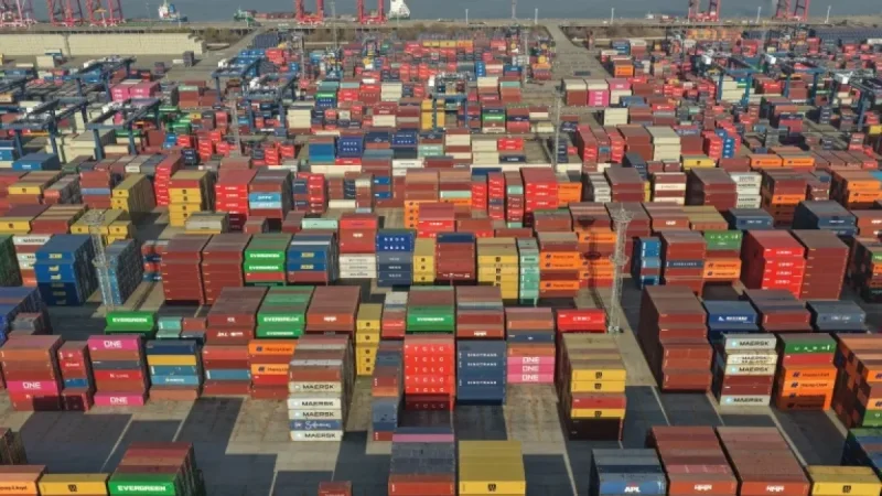 US Trade Deficit Expands in December Amid Import Surge