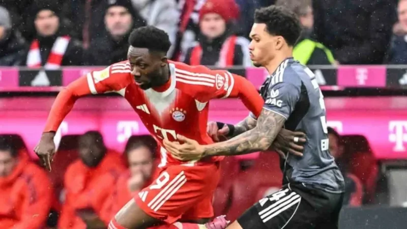 Alphonso Davies Injured, Exits Bayern Munich Match