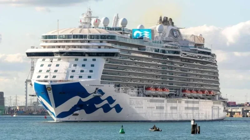 Cruise Line Faces Criticism for Altering Dining Dress Code