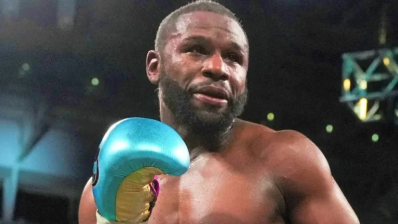 Floyd Mayweather Returns to Pro Boxing After April Tyson Exhibition