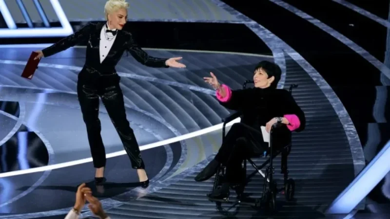 Liza Minnelli Reveals 2022 Oscars Moment with Lady Gaga in Memoir