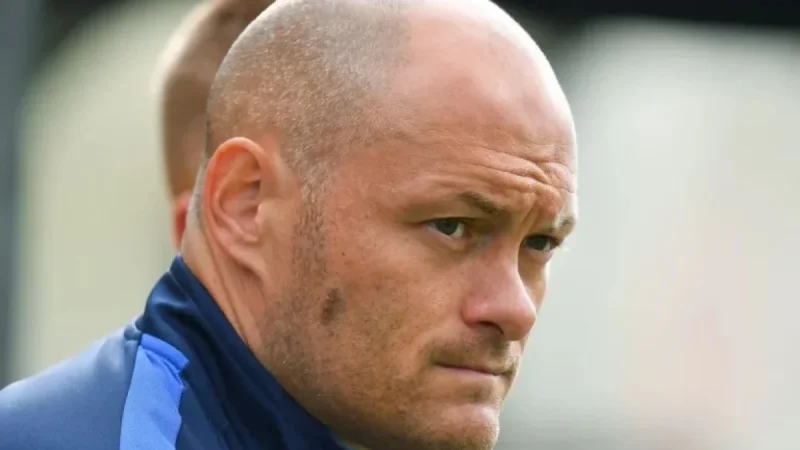 Portsmouth Faces Challenges at the Den: Expert EFL Predictions & Tips