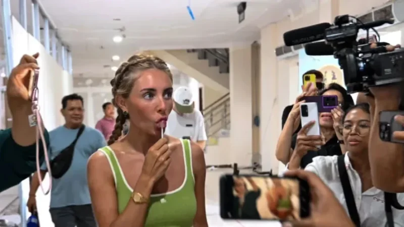 Awkward Moment as Runner Receives Call from Girlfriend at Bonnie Blue Marathon