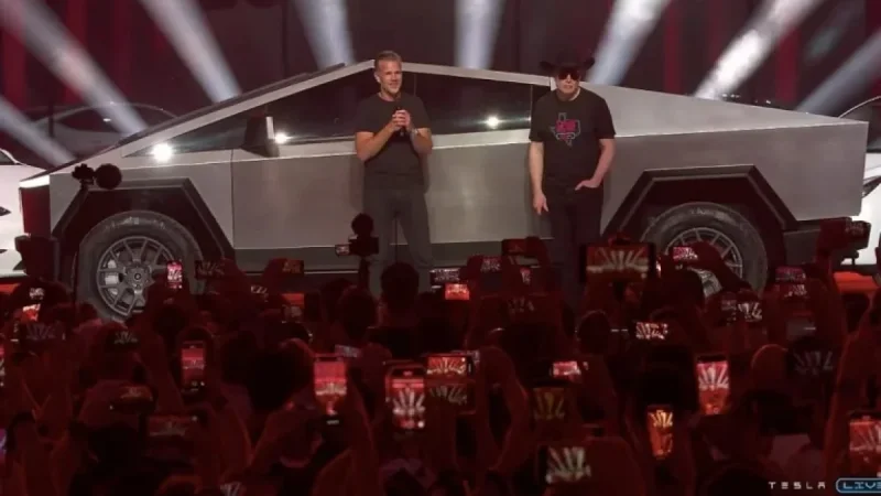 Musk Announces Major Update to Tesla Cybertruck Trim in 10 Days