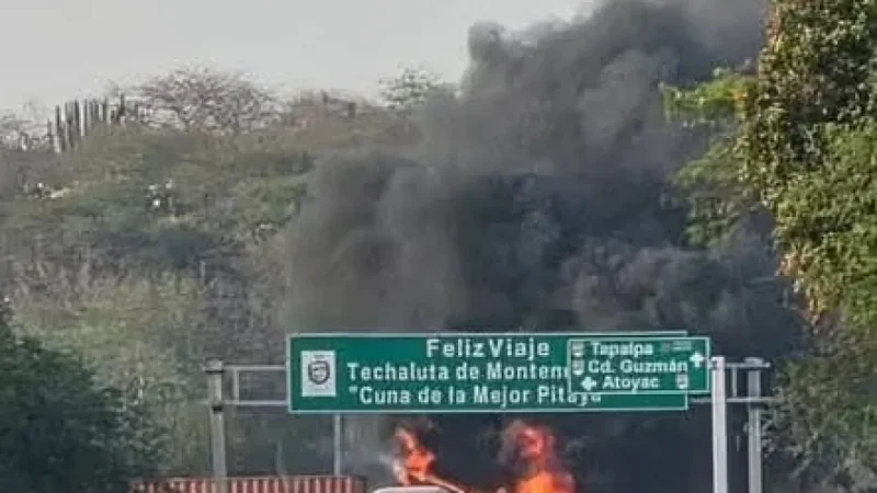 Roadblocks and Vehicle Fires Disrupt Jalisco and Michoacán Areas