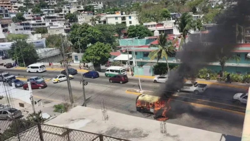 Transportation Torched, Roads Blocked in Acapulco Report