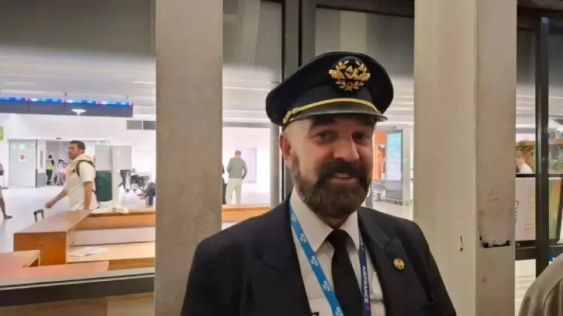 Pilot Details Emergency Procedure After Engine Failure on Flight AF895