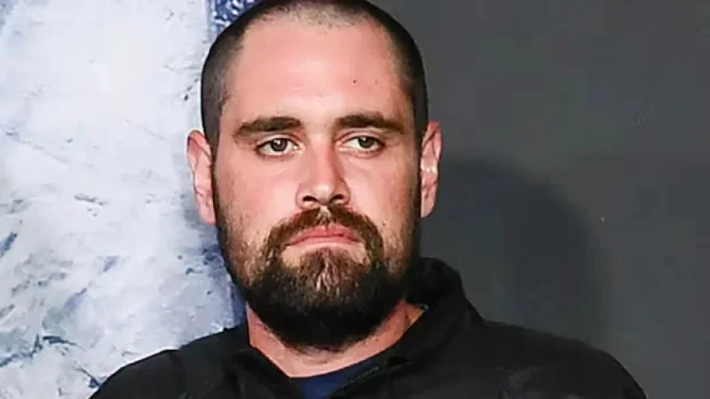 Rob Reiner’s Son Expected to Plead in Parents’ Murder Case Today