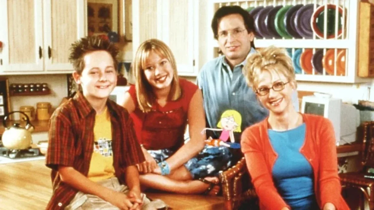 Hilary Duff and ‘Lizzie McGuire’ Cast Mourn Robert Carradine’s Passing ...