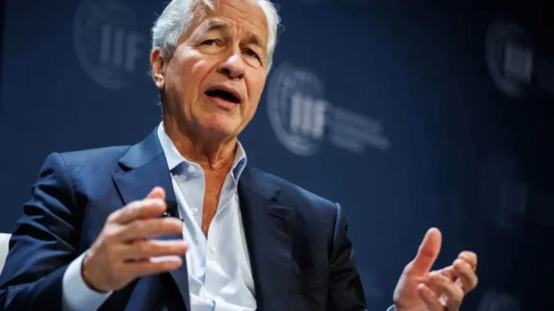 Jamie Dimon Warns of Pre-Crisis Risks Amid Rivals’ Missteps