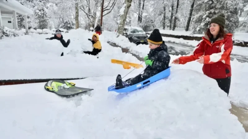 Philadelphia and NJ Hit by Snowstorm: Feb. 23 Photos