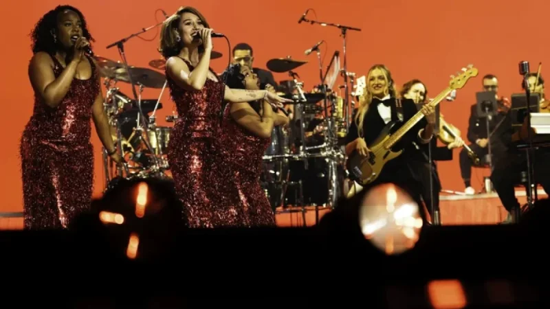 Raye to Dazzle at Accor Arena on February 15, 2026