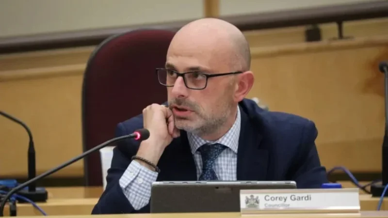 Councillor Warns: Social Media Overuse Hurting Sault Youth