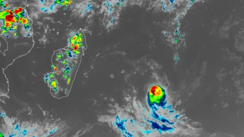 Cyclone Horacio Intensifies into Powerful Category 5 Storm