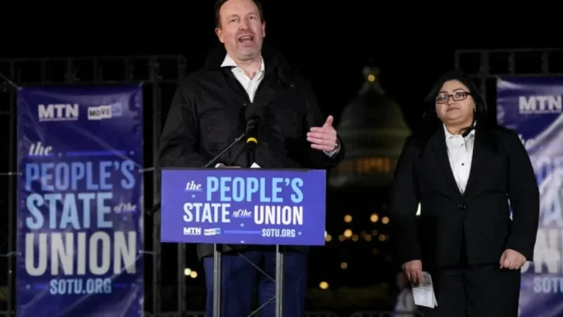 Democratic Lawmakers Attend “People’s State of the Union” Rally During Trump’s Address
