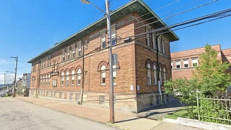 Woman Faces Charges for Threatening Pittsburgh School Secretaries