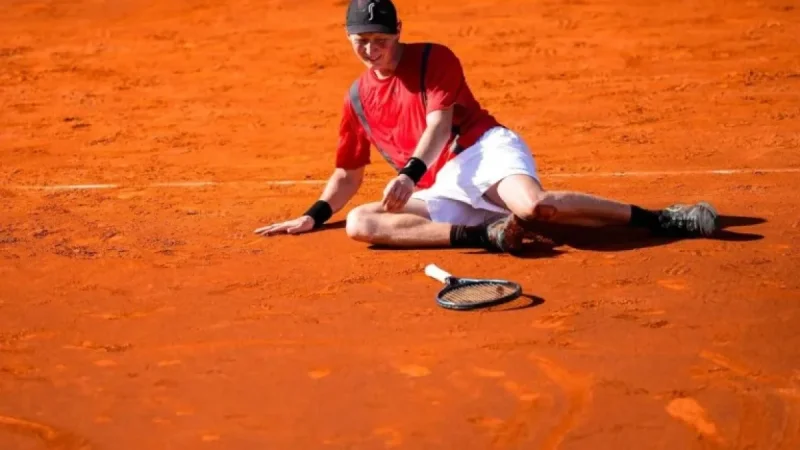 Cerundolo Dominates Moller in Santiago Clay Tennis Lesson